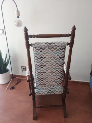 Mecedora Antigua Madera y Tela