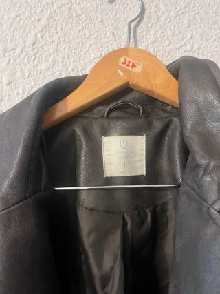 Americana de piel negra