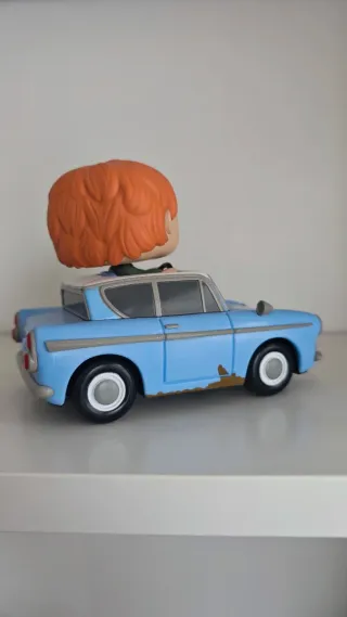 Funko Pop Ron en Coche Volador Azul
