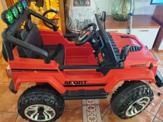 Coche eléctrico sport todo terreno con mando inclu