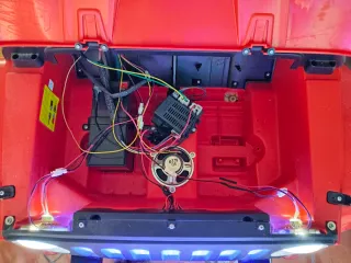 Coche eléctrico sport todo terreno con mando inclu