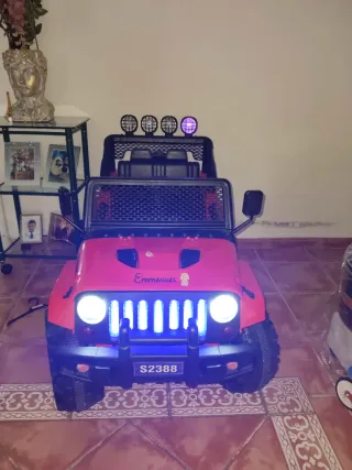 Coche eléctrico sport todo terreno con mando inclu