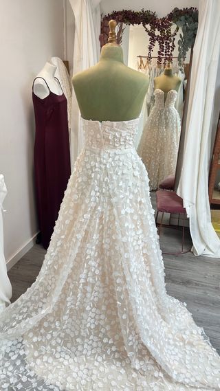 Vestido de Novia Rosa con Flores en 3D