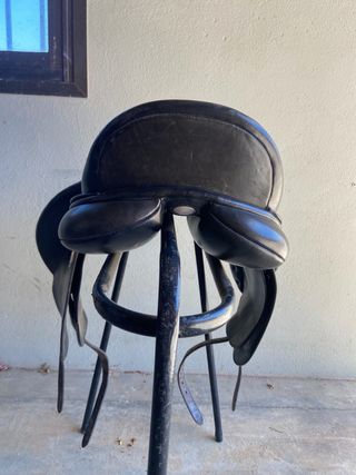 Montura Doma Bates Innova 17.5”