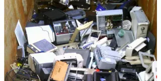 Se recoge chatara cables etc...