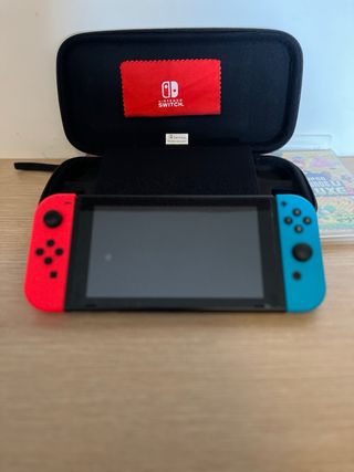 Nintendo Switch con 4 juegos
