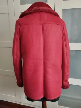 Cazadora roja con borreguito