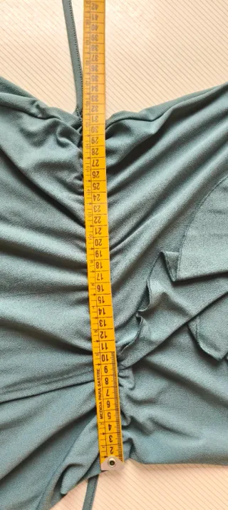 Vestido corto verde azulado con volantes