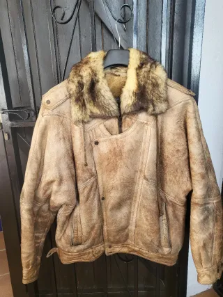 Cazadora de ante con cuello de pelo de zorro