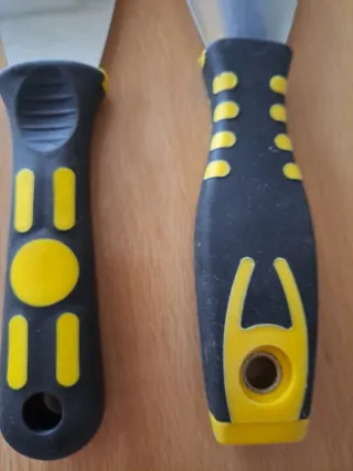 Lote 2 espátulas mango negro y amarillo