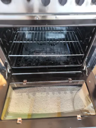 Cocina de gas Orbegozo con horno