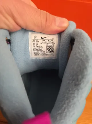 Botas Nike Beige y Azul