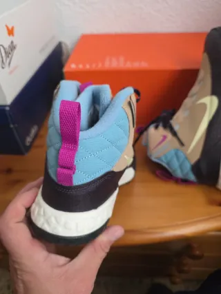 Botas Nike Beige y Azul