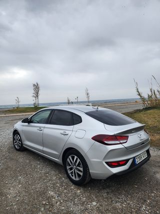 Hyundai i30 fastback 2019 1.0TGDI 120 cv