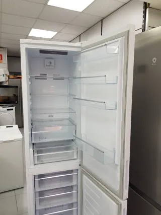 Nevera blanca Grundig combi 2,cm Nofrost