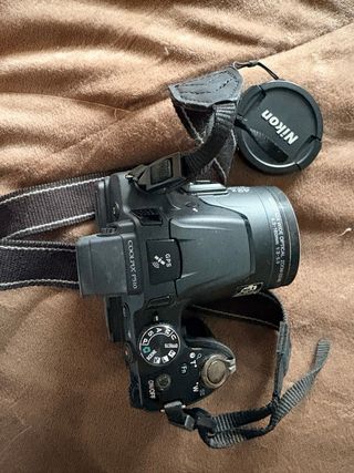 Cámara Nikon Semireflex Negra