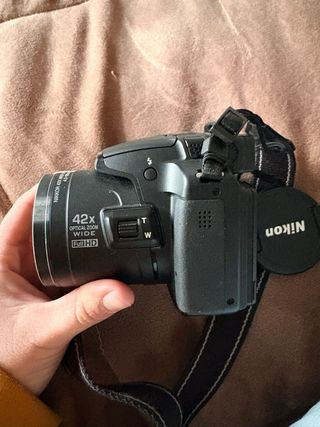 Cámara Nikon Semireflex Negra