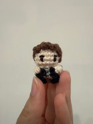 Mini amigurumi Anthony Bridgerton