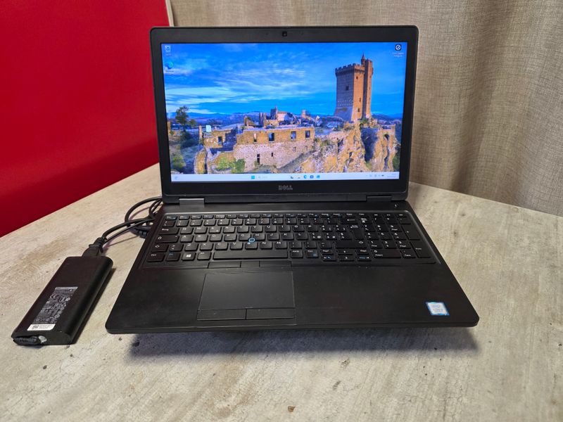 Laptop Portátil DELL i5 - 16 GB RAM SSD - WIN11