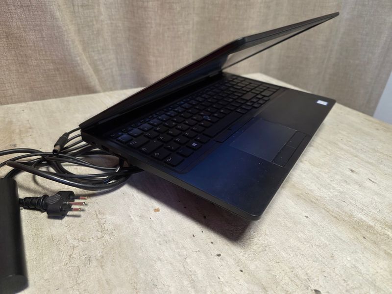 Laptop Portátil DELL i5 - 16 GB RAM SSD - WIN11 afbeelding 7