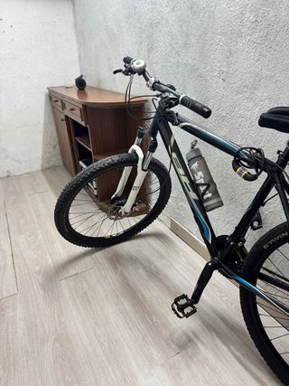Bicicleta montaña GT poco uso