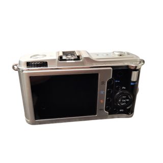 CAMARA OLYMPUS PEN E-P1+BATERIA Y CARGADOR