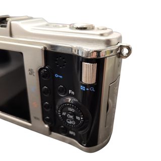 CAMARA OLYMPUS PEN E-P1+BATERIA Y CARGADOR