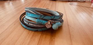 Pulsera cuero Bohemio Azul  con Corazón