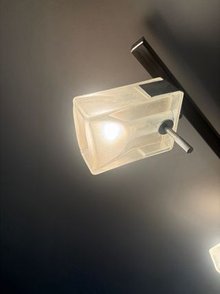 Aplique de techo moderno cristal y metal en nogal