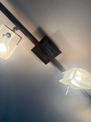 Aplique de techo moderno cristal y metal en nogal