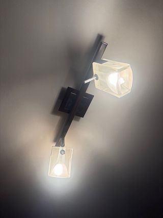 Aplique de techo moderno cristal y metal en nogal