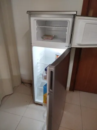 Nevera grande con congelador