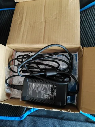 Silla Eléctrica Negra y Azul Itrion