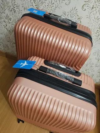 Maletas de viaje nuevas color  rosa