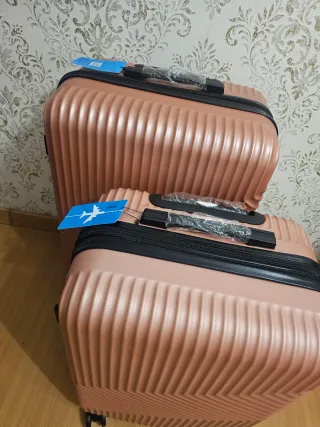 Maletas de viaje nuevas color  rosa