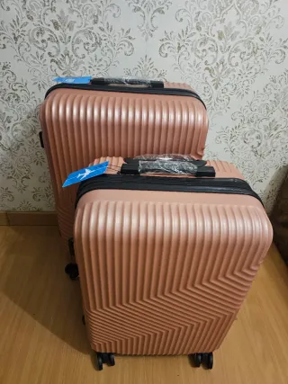 Maletas de viaje nuevas color  rosa