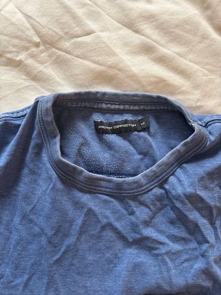 Camiseta azul con bolsillo