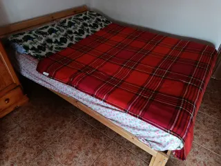 Cama IKEA NEIDEN 140x200