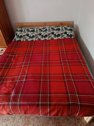 Cama IKEA NEIDEN 140x200