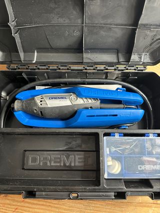 Dremel 3000 Multiherramienta 130W + Accesorios
