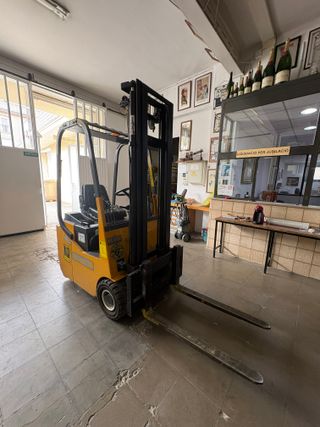 Carretilla elevadora CTC PL312 año 2006