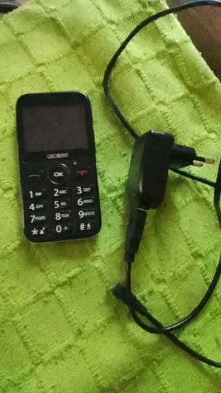 Móvil Alcatel Senior Negro