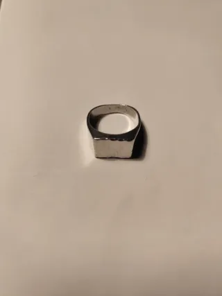 Lote Plata: Anillo, Llavero, Cruz, sellos.