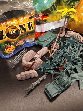 Muñecos PVC Combat Zone Soldaditos 104