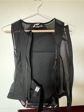 Chaleco protección esquí junior negro.