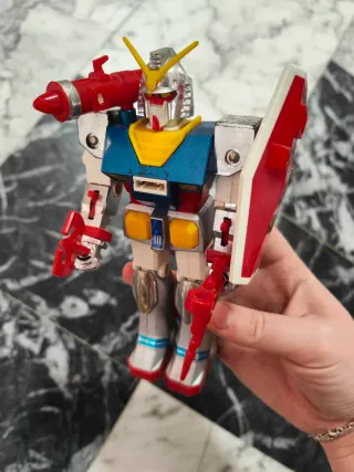Robot Gundam vintage tutti gli accessori
