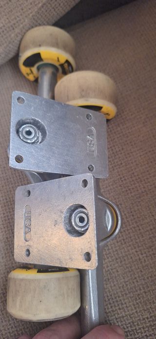 Lote tabla mas Ejes Skate Independent 215 Custom.