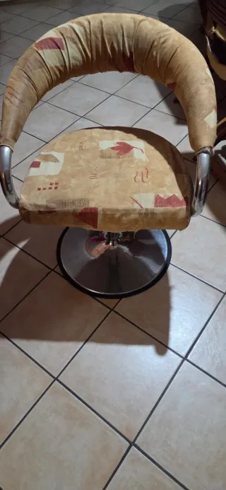 Poltrona girevole tessuto e metallo