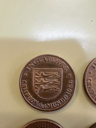 Monedas Copa del Mundo Inglaterra y Uruguay