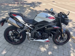 Triumph Speed Triple RS